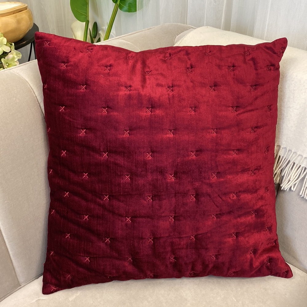H&M home cushion cover